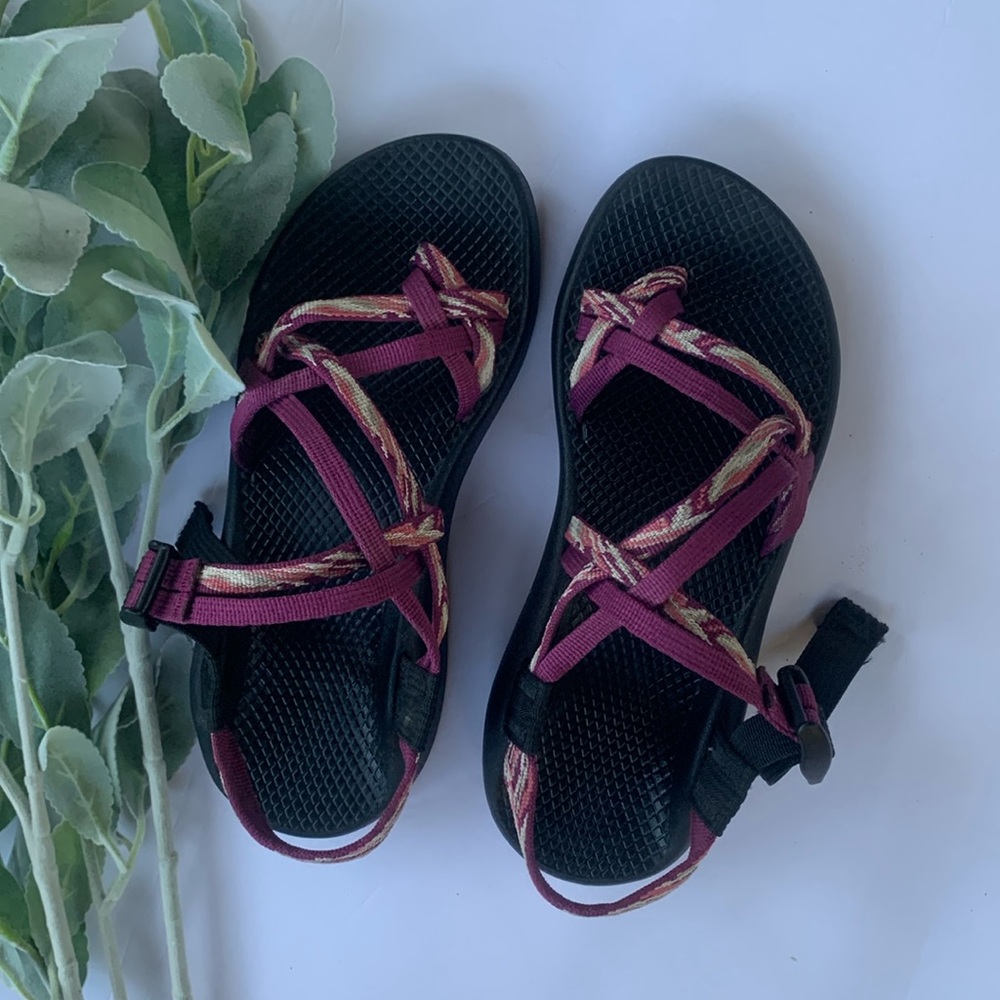 Chaco Women’s ZX/2 Classic Strappy Sandal in Maroon/Pink